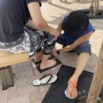 東京都三鷹市にある、井の頭公園(井の頭恩賜公園)で毎月開催される、井の頭アートマーケッツでワラーチ作り