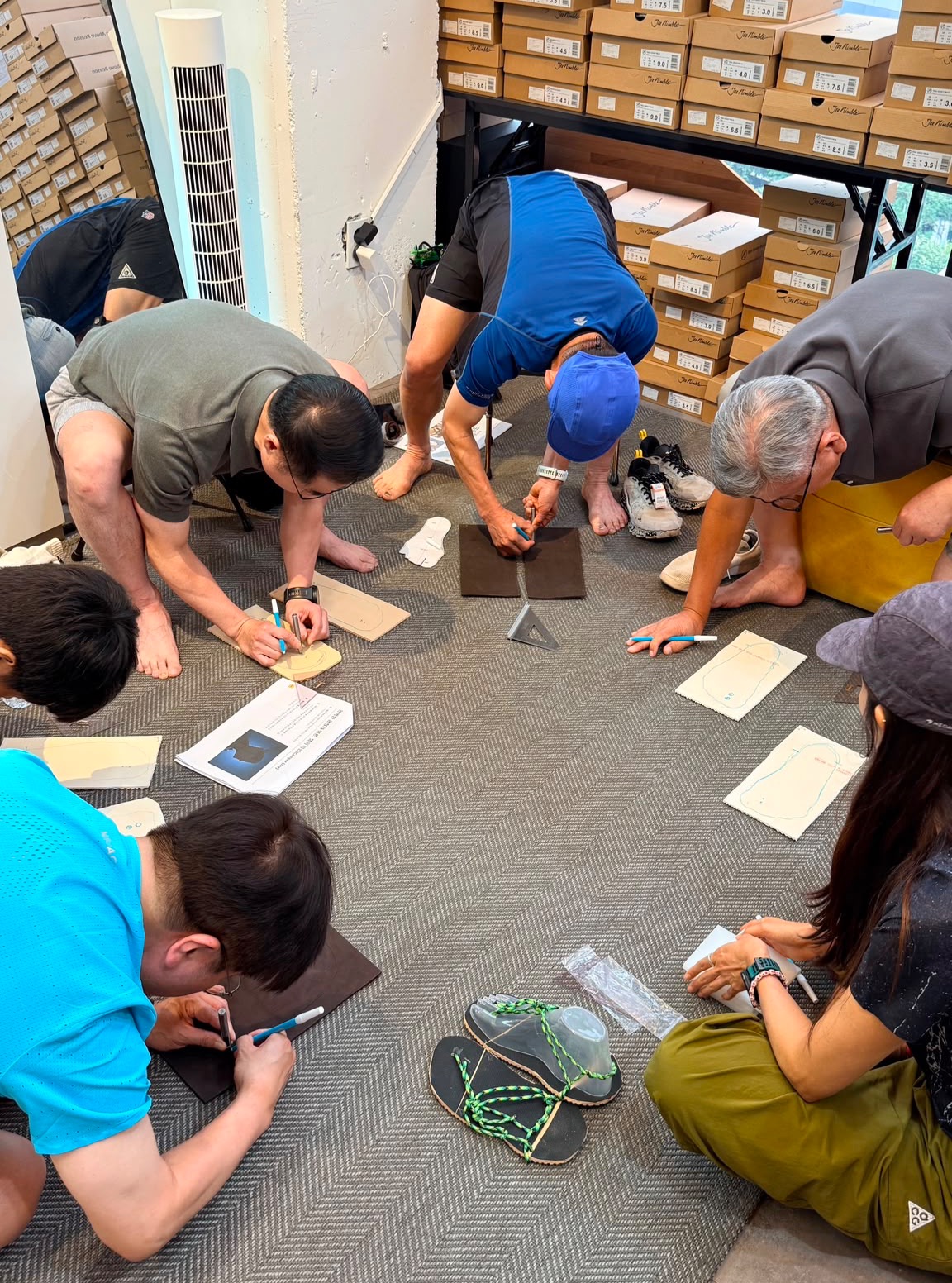 今年の6月に、ワラーチの作り方を韓国🇰🇷から学びに来てくださったOutdoor Sports Koreaのみなさんが、韓国で初めてのワラーチ作りのセミナーをなさったと知らせてくださりました。足裏からの、心と体の健康の輪が広がってゆくことがとても嬉しいです。私もいつか韓国に行き、彼らから直接ワラーチ作りを学びに行きたいです。@osk_kr
#ワラーチ #ワラーチランニング #zensandals #barefootsandals