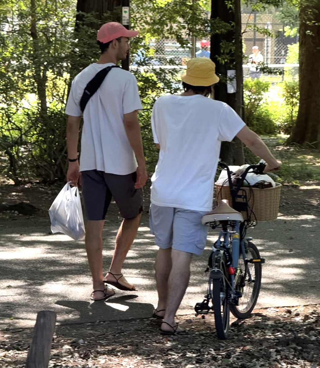 日本在住でイスラエルから来た方々に声をかけていただき、一緒にワラーチを作りました。
