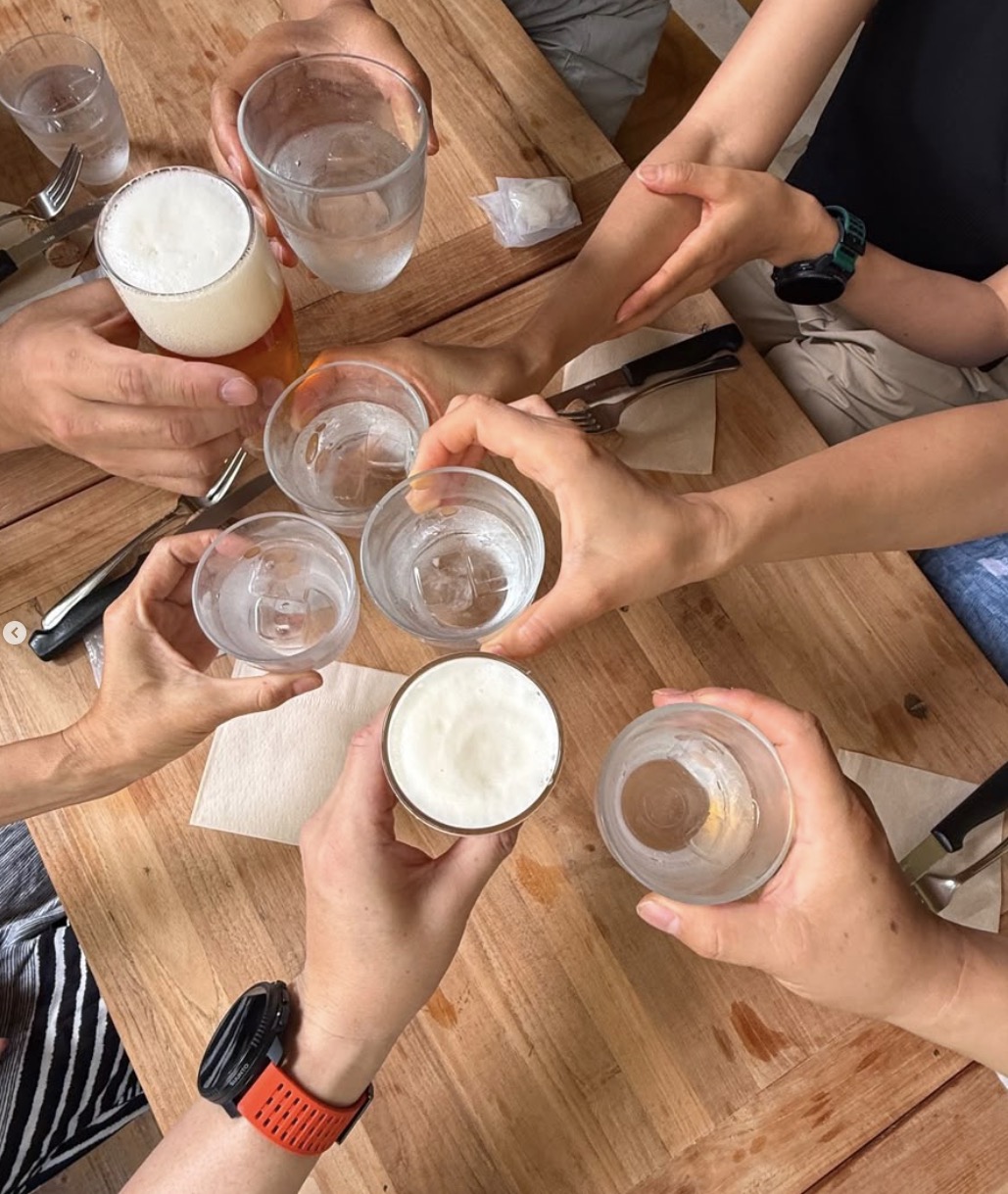 韓国でトレイルランニングなどを展開しているOSK社から、ワラーチづくりを学びたいとご連絡をいただき、一緒に作りました。