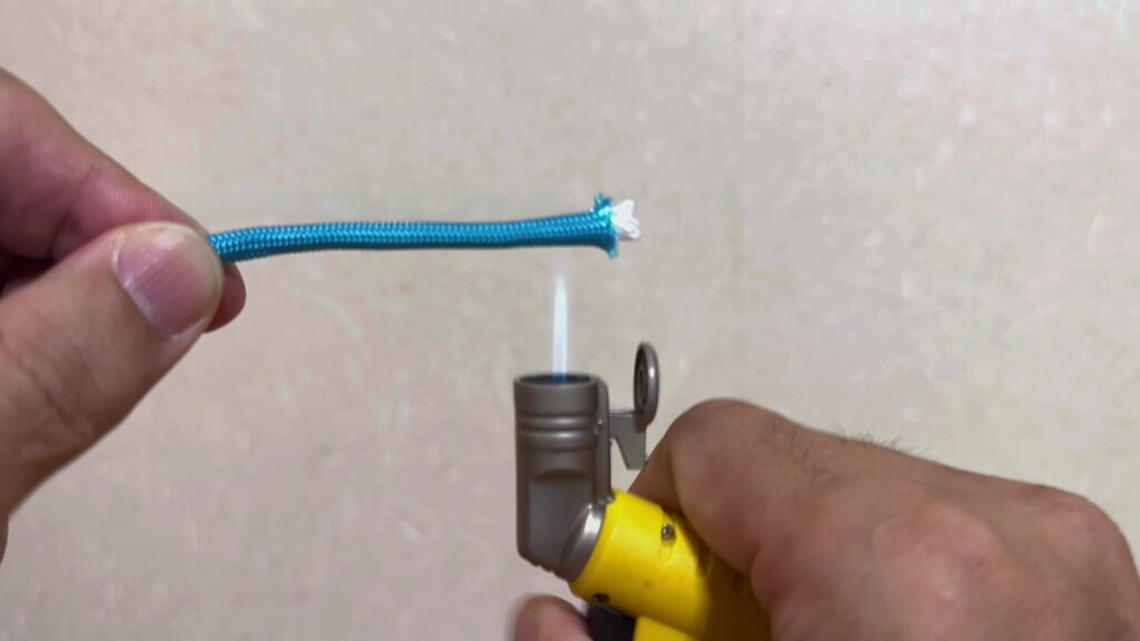 パラコードを横+縦で焼き固める方法その1 まず横で焼き固める